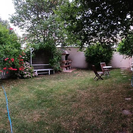 Gite Les Bignones Freneuse  Buitenkant foto